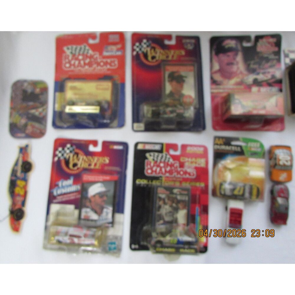 Large lot of Nascar hot wheels Jeff Gordon Dale Earnhart tin box 2002 racing car